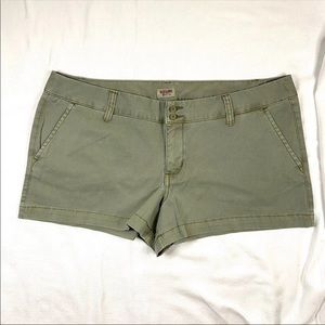 NWOT MOSSIMO KHAKI CHINO WALKING SHORTS
